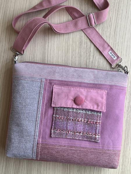 "Flickenwerk IV mit Tasche" - ROSA